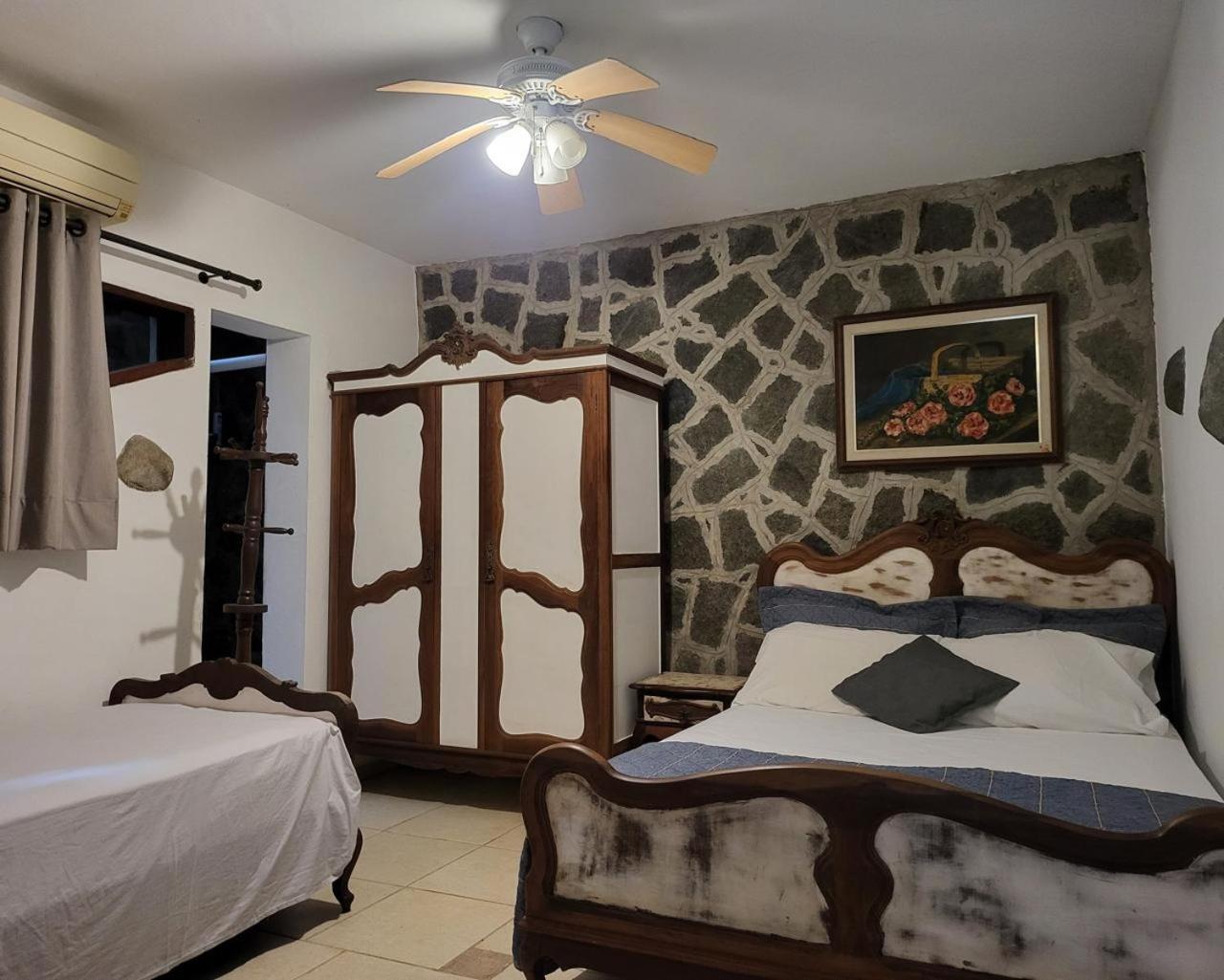 Cachoeira Da Rocha Guest house *