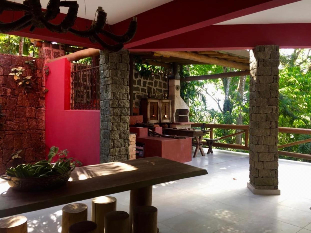 Cachoeira Da Rocha Ilhabela